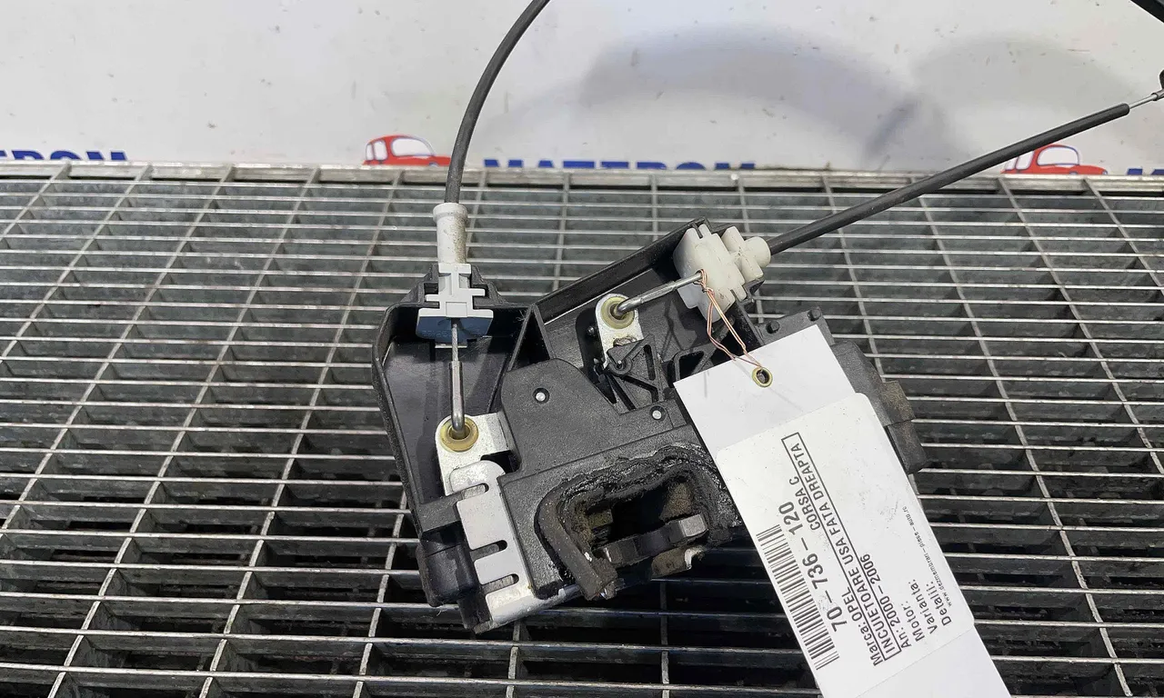 INCUIETOARE USA FATA DREAPTA OPEL CORSA C 2000-2009
