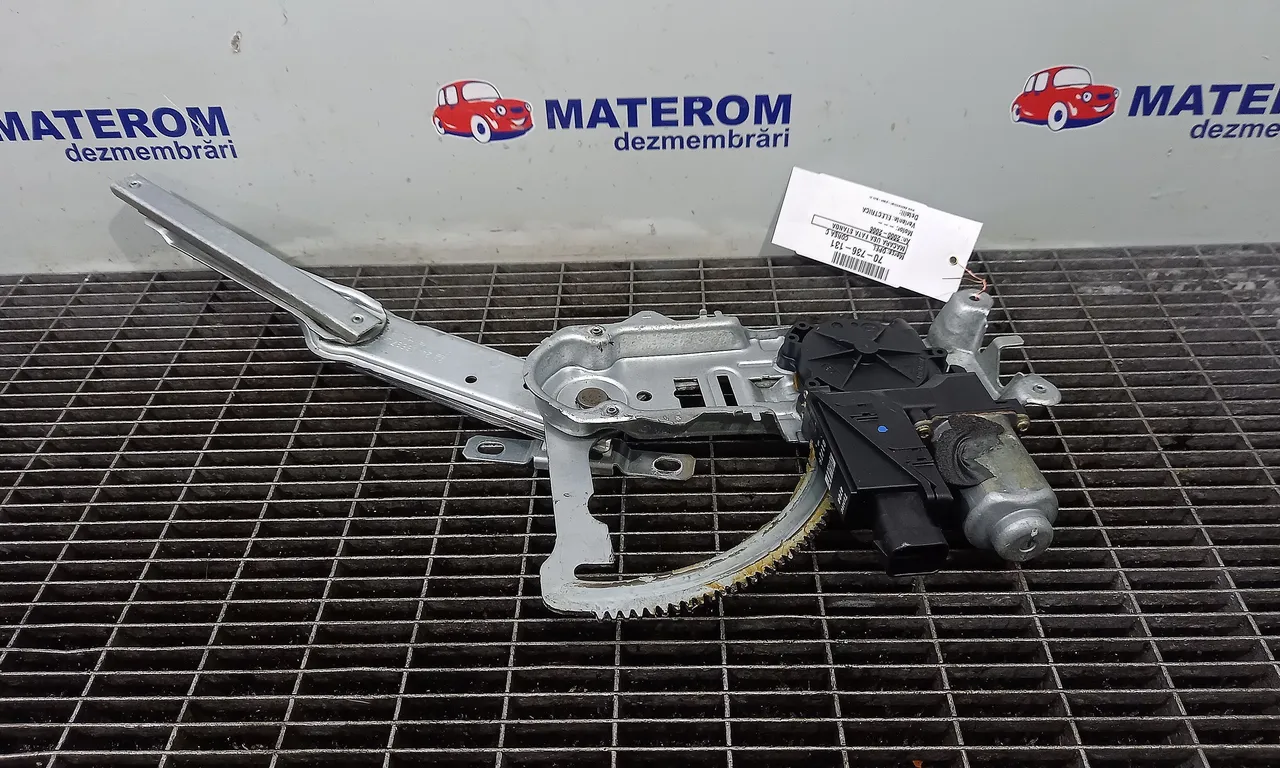 MACARA USA FATA STANGA OPEL CORSA C 2000-2009