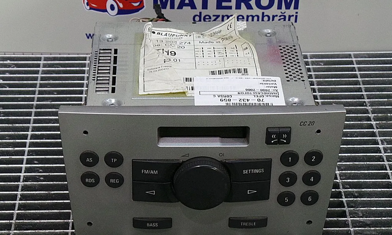 RADIOCASETOFON OPEL CORSA C 2000-2012