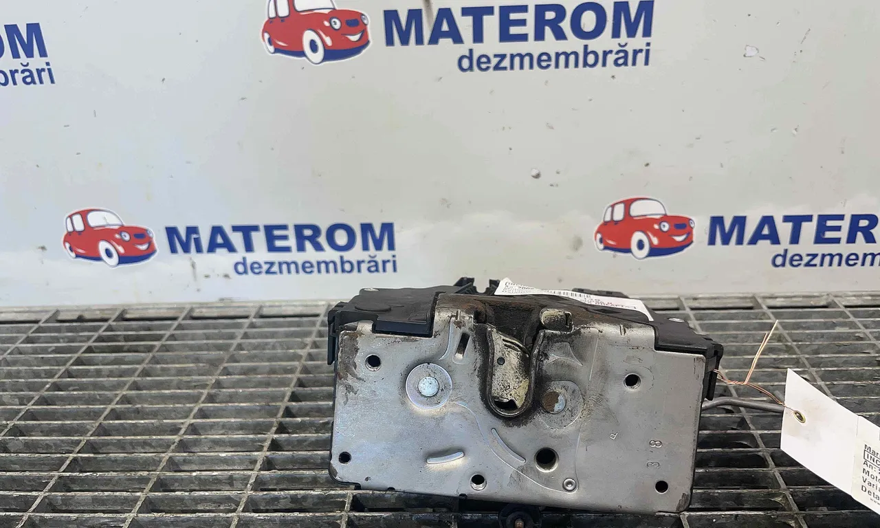 INCUIETOARE USA FATA DREAPTA OPEL CORSA D 2006-2014