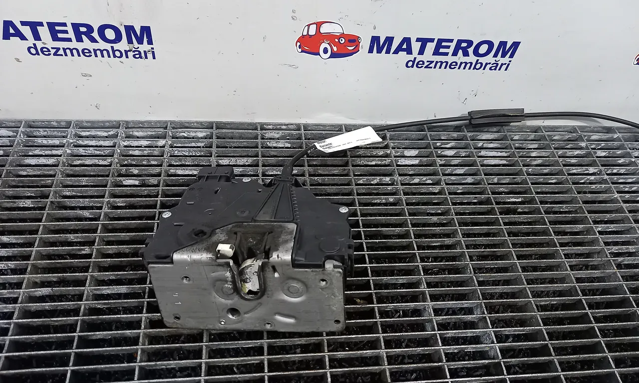 INCUIETOARE USA FATA STANGA OPEL CORSA D 2006-2015