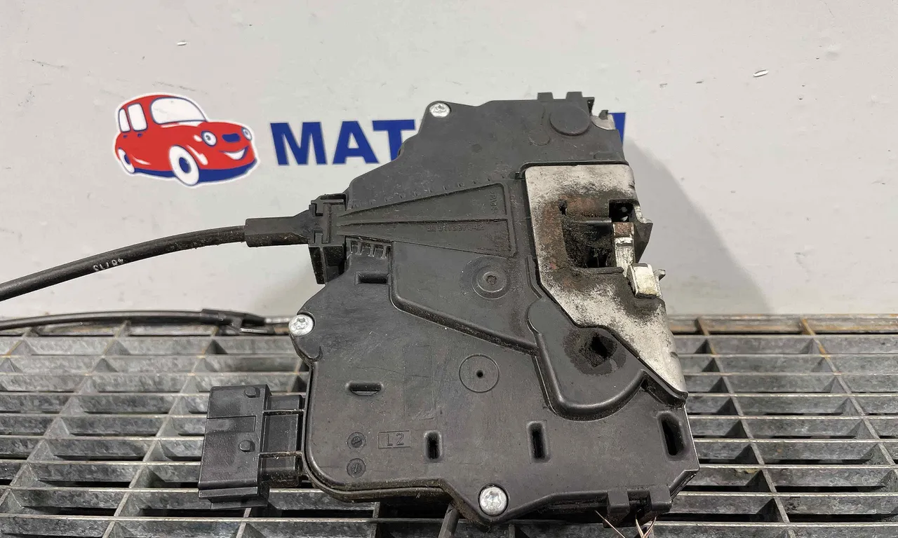 INCUIETOARE USA FATA STANGA OPEL CORSA D 2006-2015