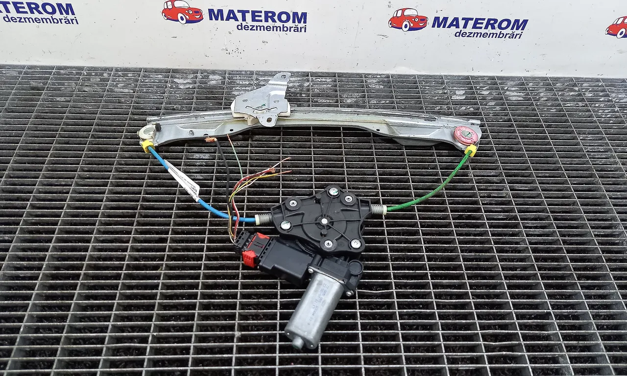 MACARA USA FATA DREAPTA OPEL CORSA D 2006-2015