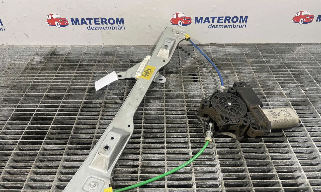 MACARA USA FATA DREAPTA OPEL CORSA D 2006-2015