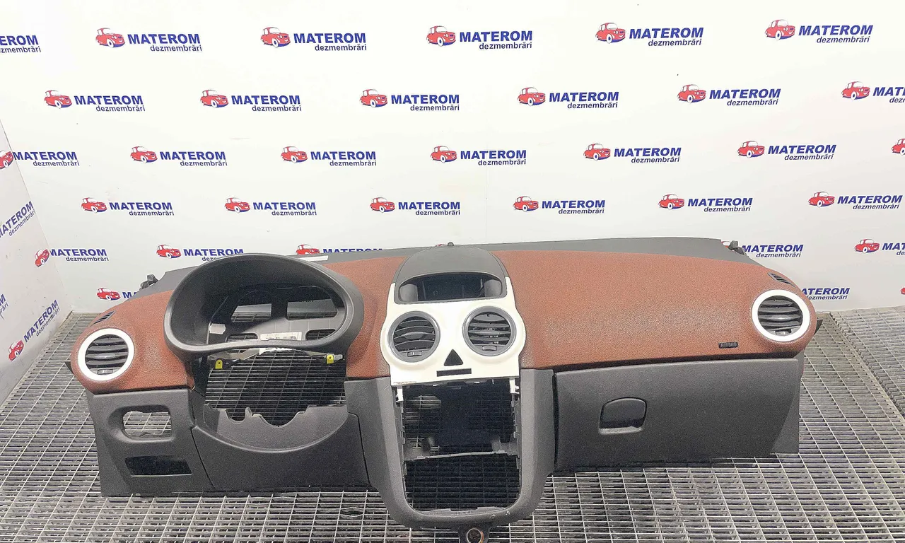 PLANSEU BORD OPEL CORSA D 2006-2015