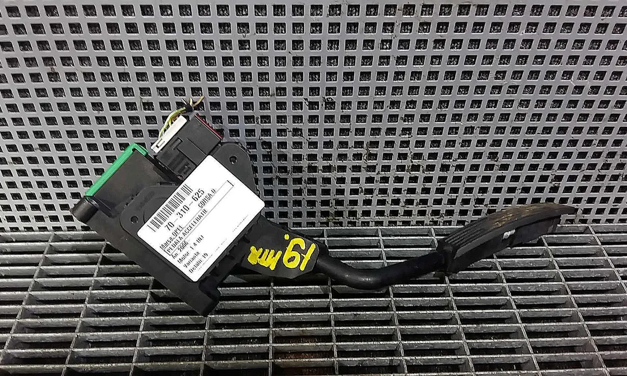 PEDALA ACCELERATIE OPEL CORSA D 2006-2015