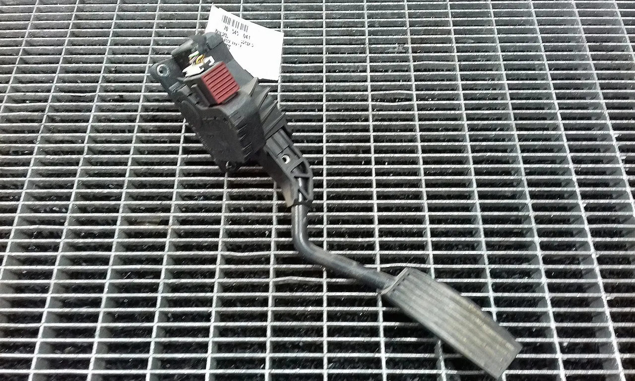 PEDALA ACCELERATIE OPEL CORSA D 2006-2015