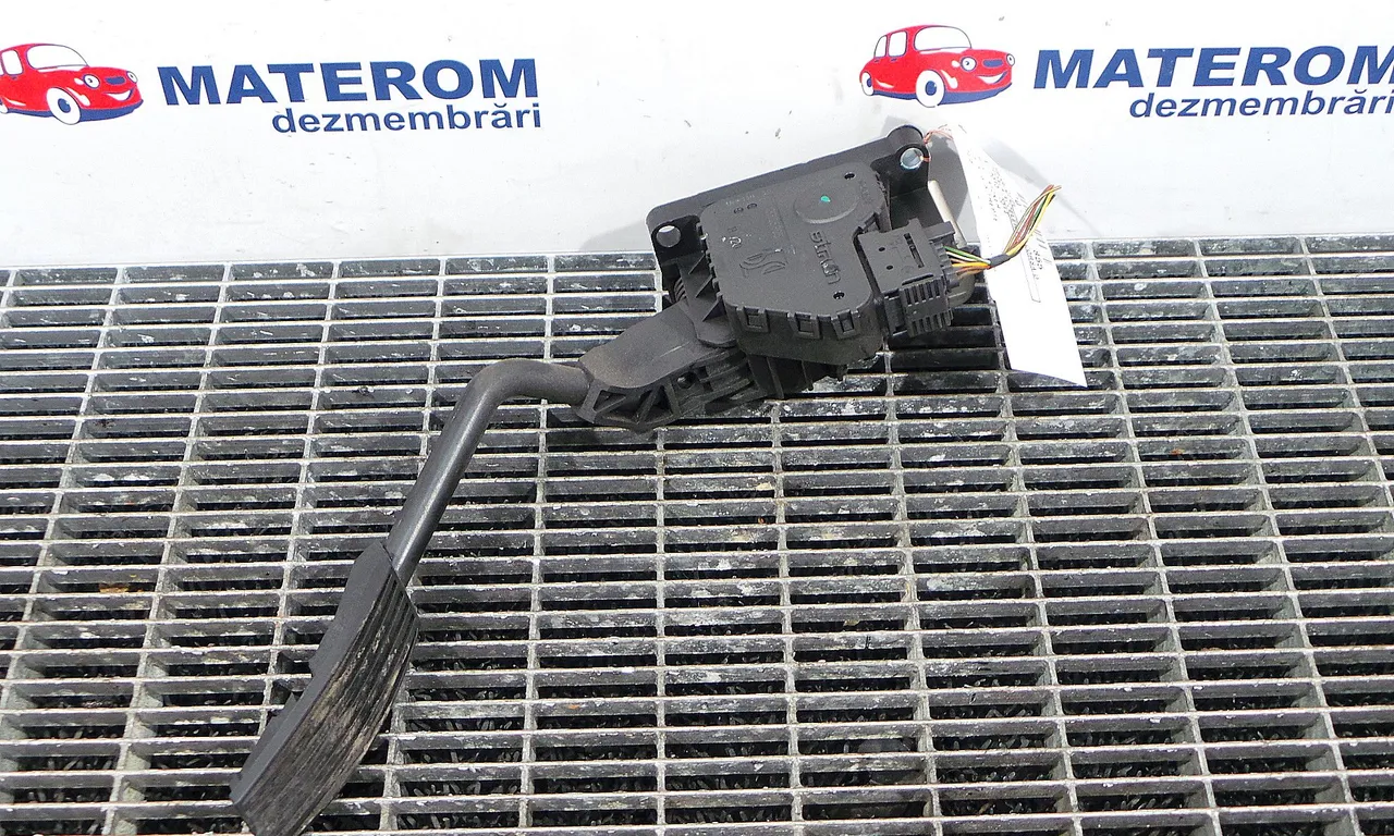 PEDALA ACCELERATIE OPEL CORSA D 2006-2015