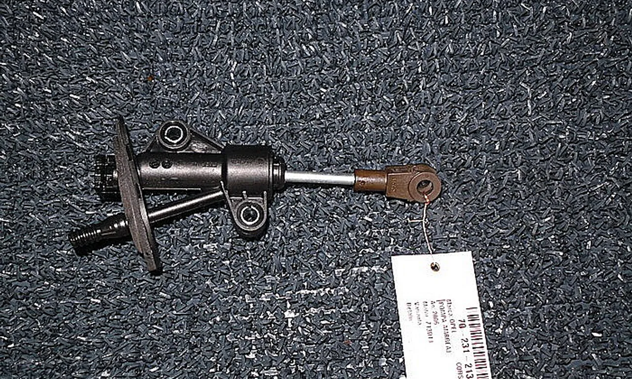 POMPA AMBREIAJ OPEL CORSA D 2006-2015