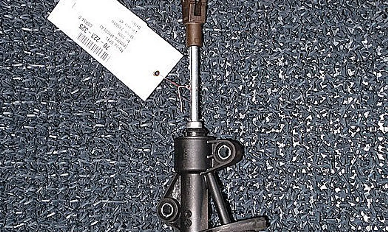 POMPA AMBREIAJ OPEL CORSA D 2006-2015