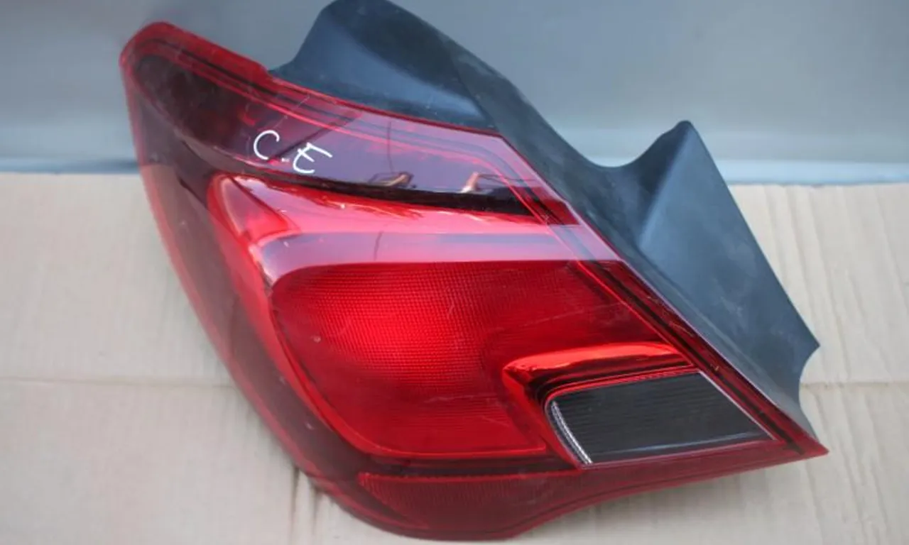 Stop aripa stanga OPEL CORSA E 2014-null