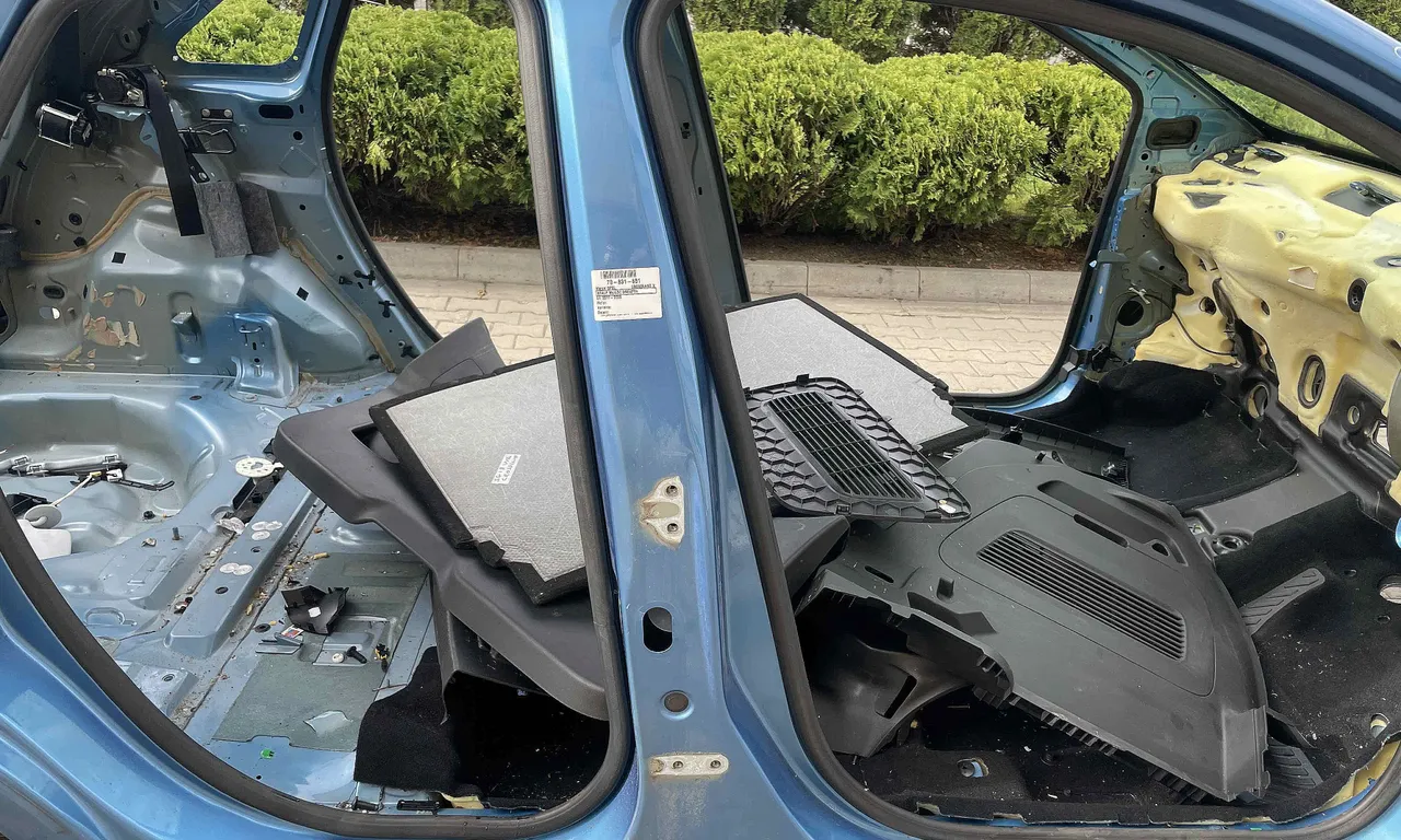STALP MIJLOC DREAPTA OPEL CROSSLAND X 2017-2020