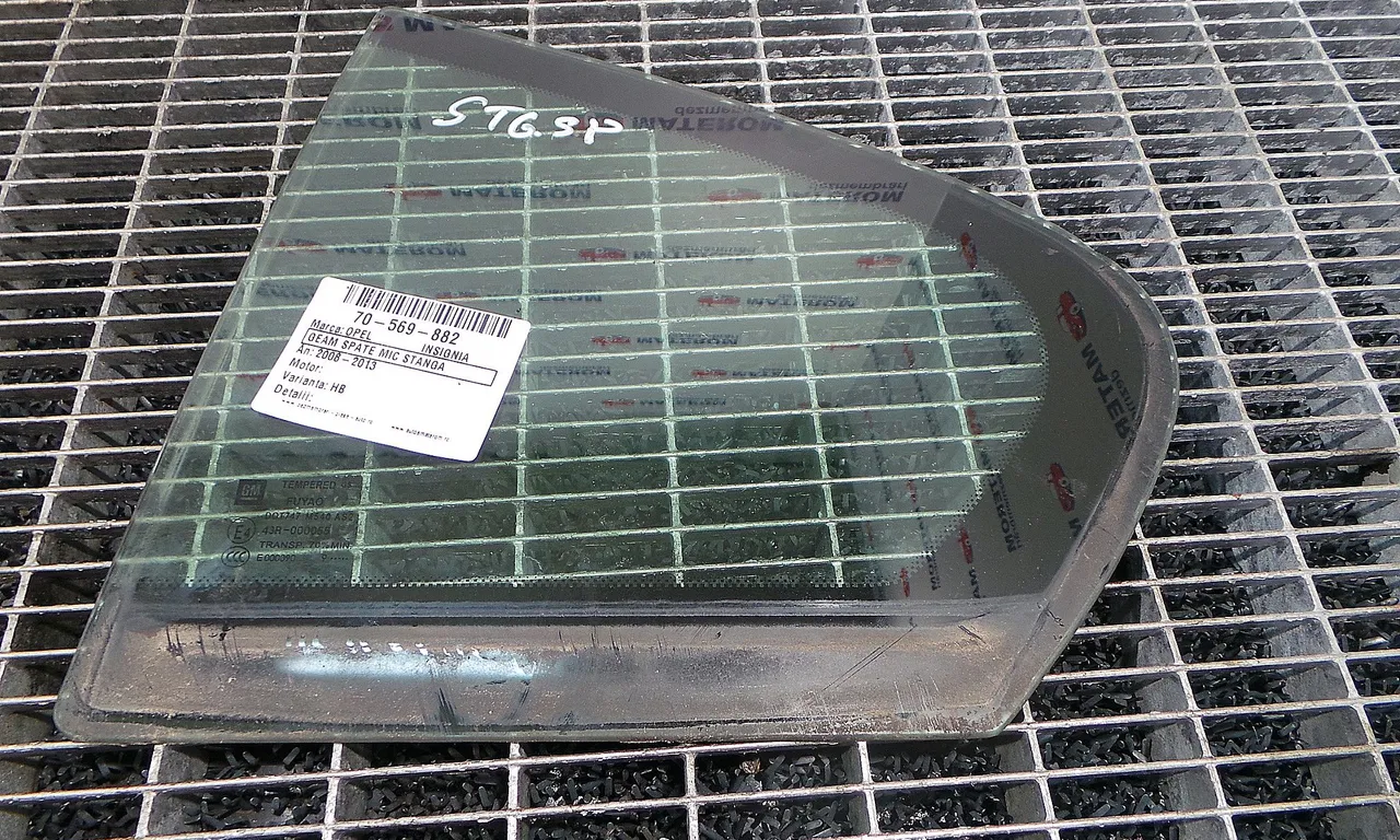 GEAM SPATE MIC STANGA OPEL INSIGNIA A 2008-2017