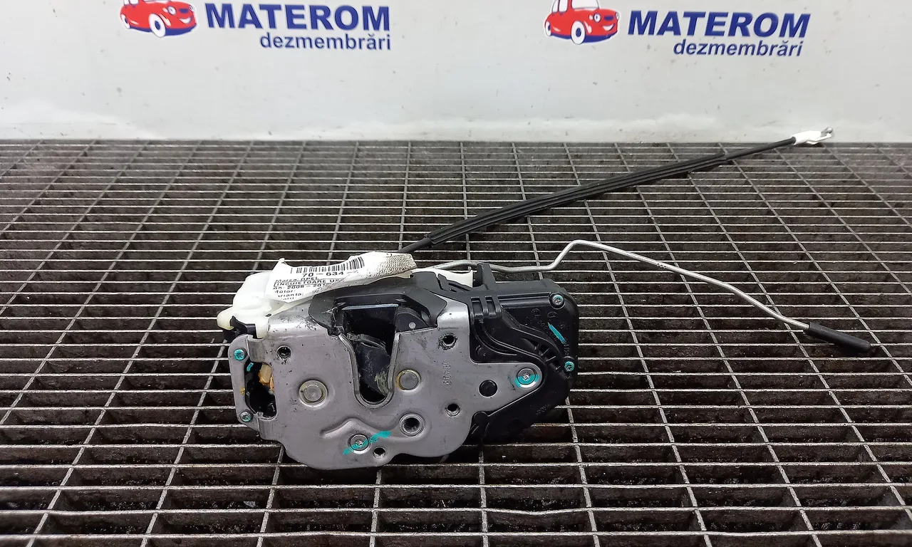 INCUIETOARE USA FATA DREAPTA OPEL INSIGNIA A 2008-2017
