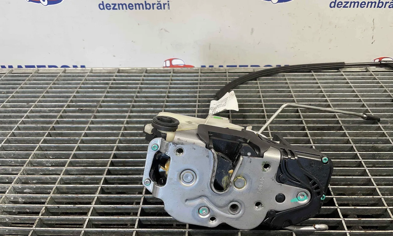 INCUIETOARE USA SPATE DREAPTA OPEL INSIGNIA A 2008-2017