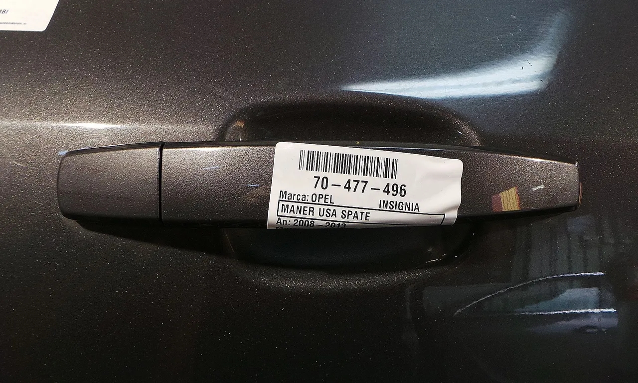 MANER USA SPATE DREAPTA OPEL INSIGNIA A 2008-2017
