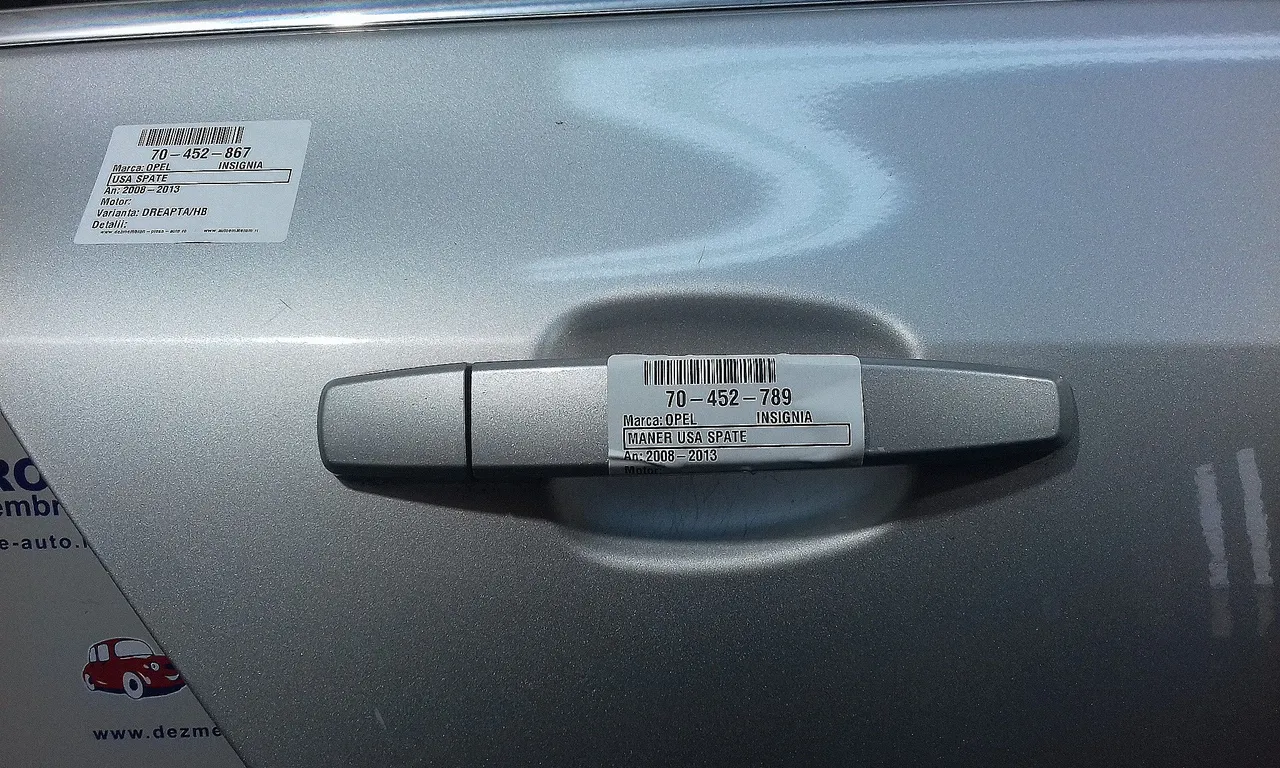 MANER USA SPATE DREAPTA OPEL INSIGNIA A 2008-2017