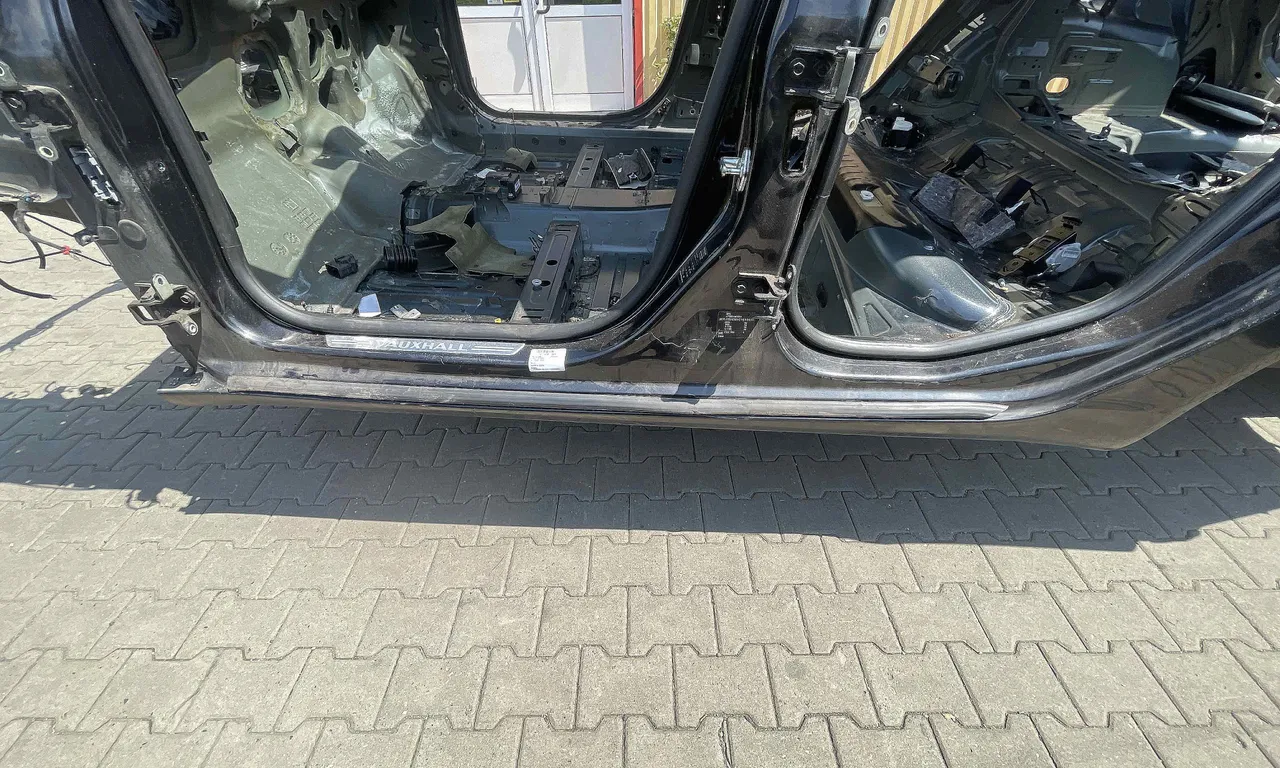 PRAG STANGA OPEL INSIGNIA A 2008-2017