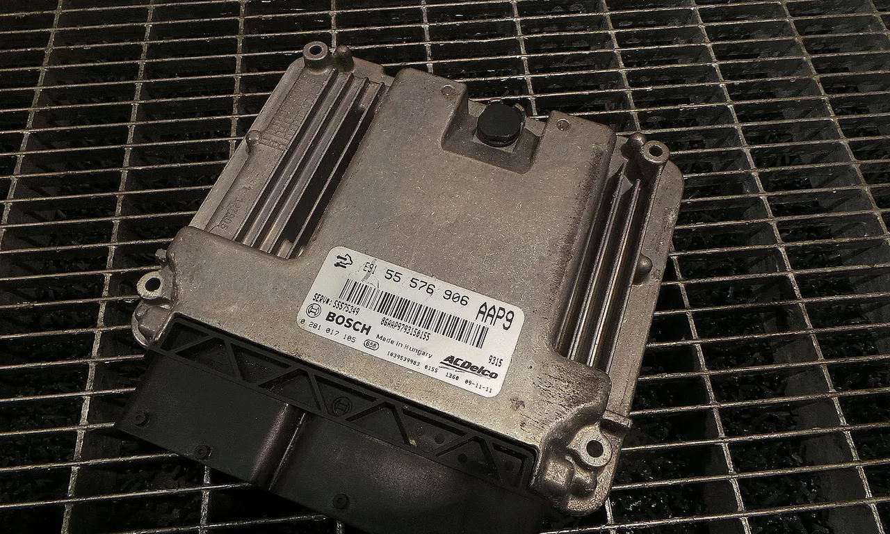 CALCULATOR MOTOR OPEL INSIGNIA A 2008-2017
