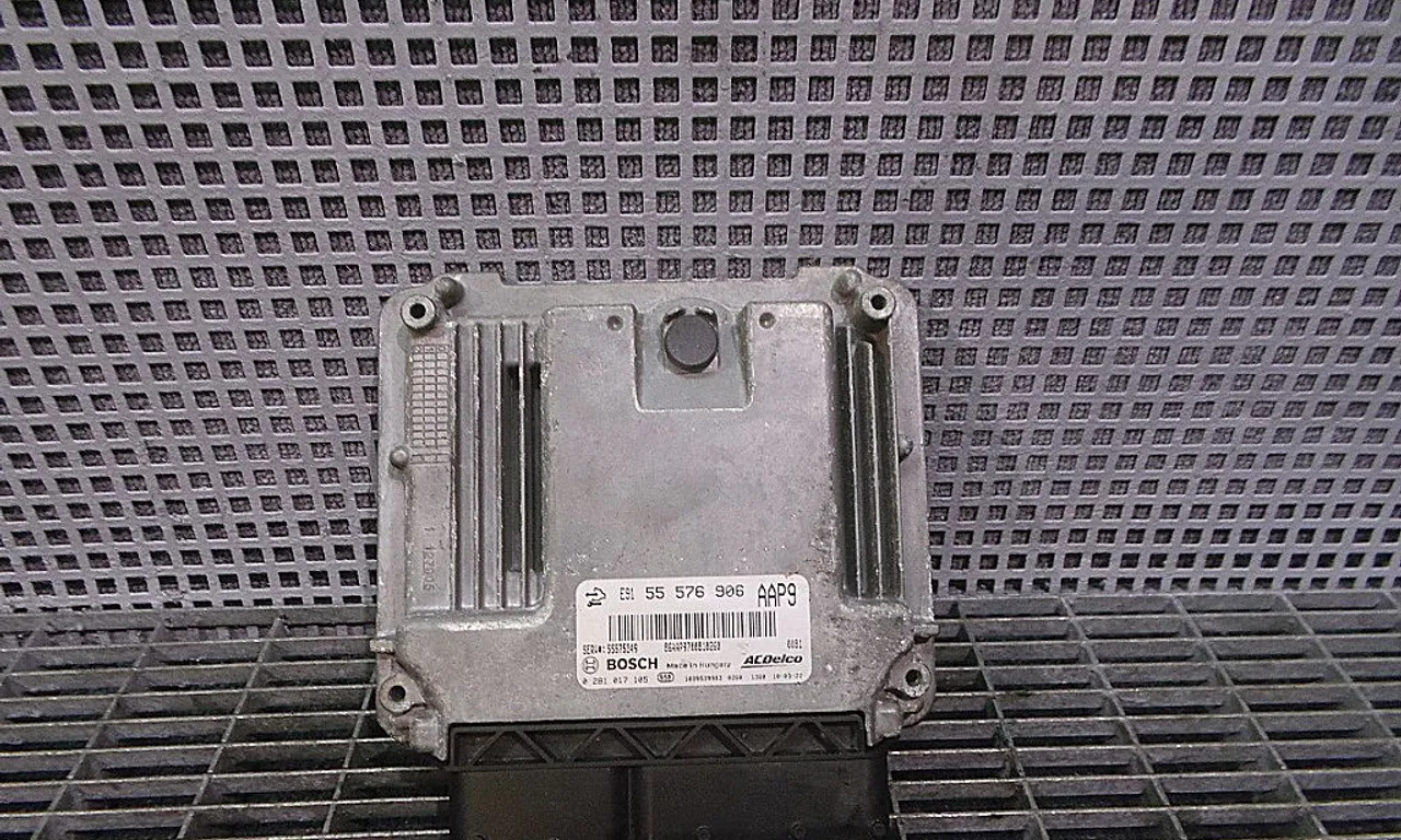 CALCULATOR MOTOR OPEL INSIGNIA A 2008-2017