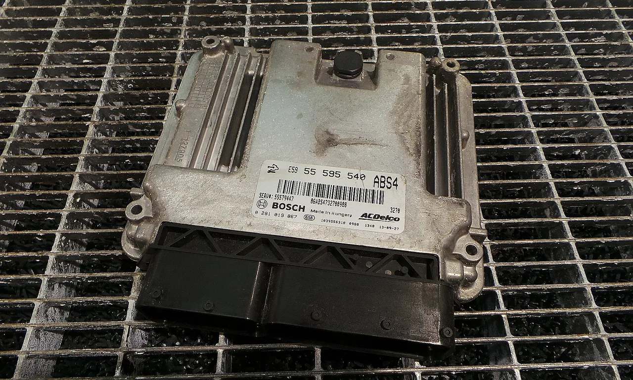 CALCULATOR MOTOR OPEL INSIGNIA A 2008-2017