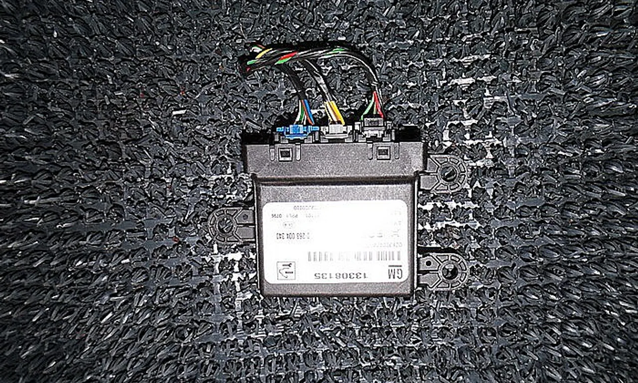 MODUL PARKTRONIC OPEL INSIGNIA A 2008-2017