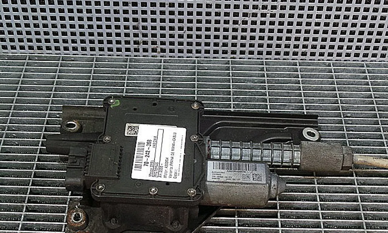 MOTORAS FRANA DE MANA OPEL INSIGNIA A 2008-2017