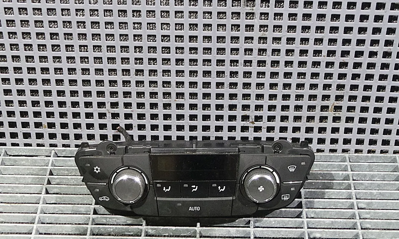 TABLOU COMANDA INCALZIRE OPEL INSIGNIA A 2008-2017