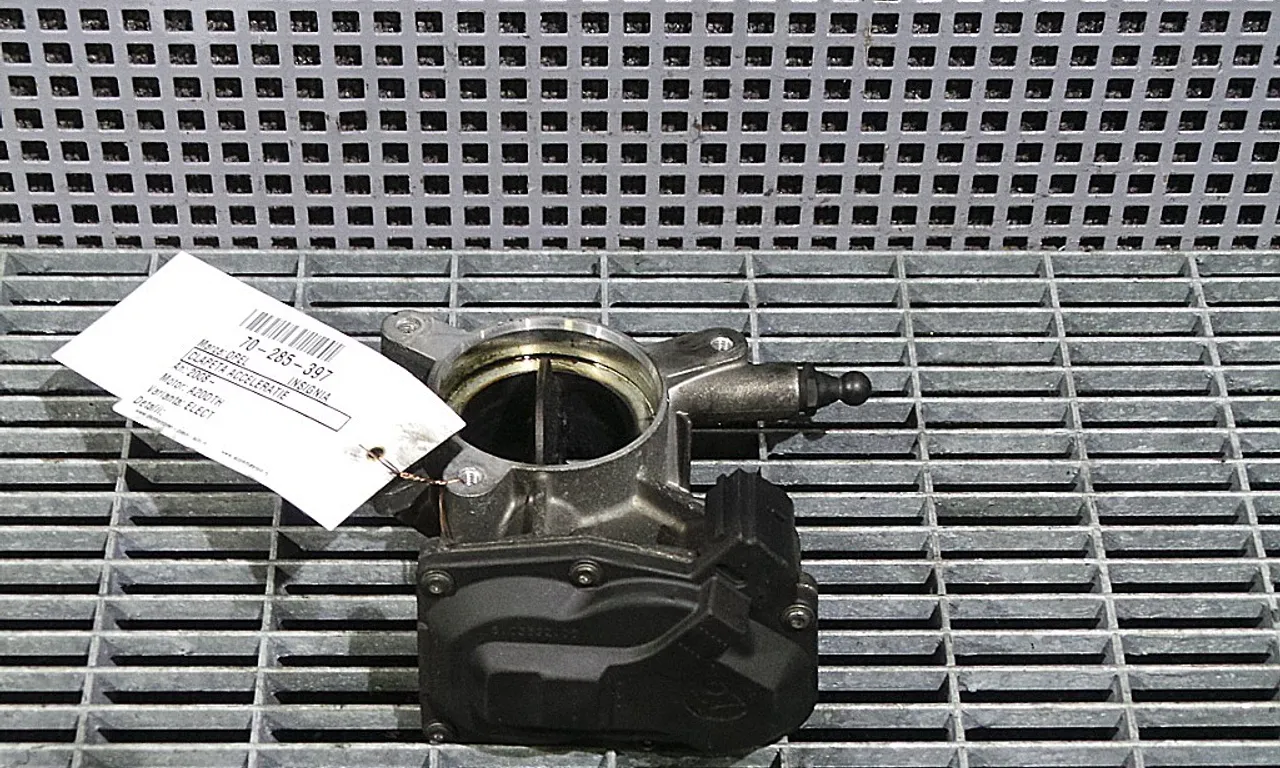 CLAPETA ACCELERATIE OPEL INSIGNIA A 2008-2017