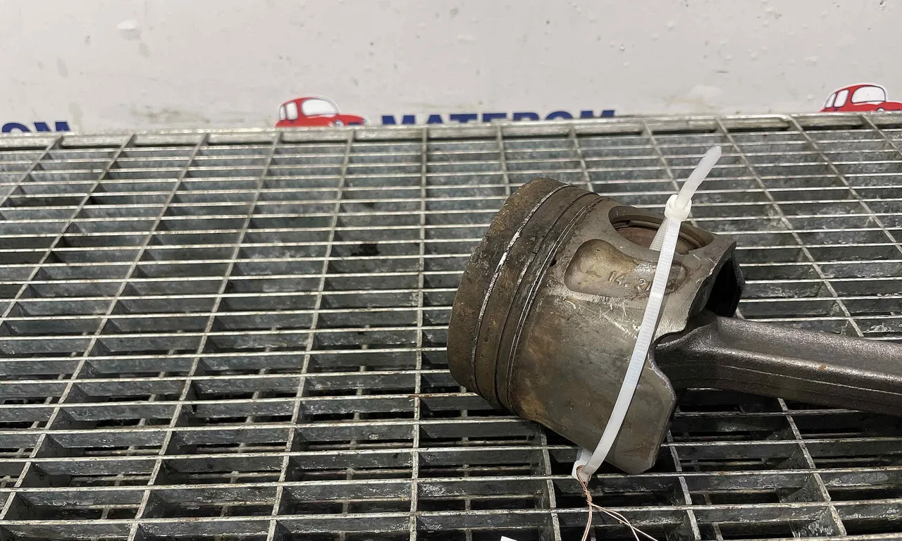 PISTON OPEL INSIGNIA A 2008-2017