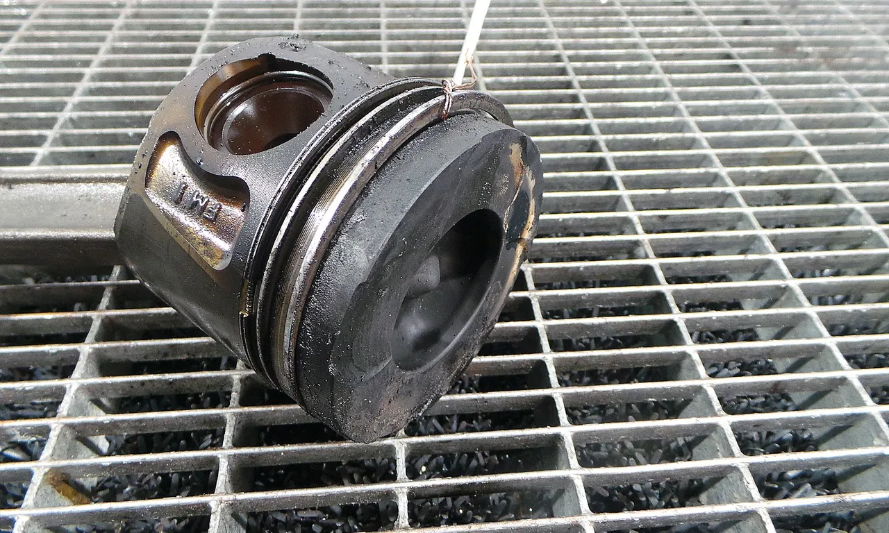 PISTON OPEL INSIGNIA A 2008-2017