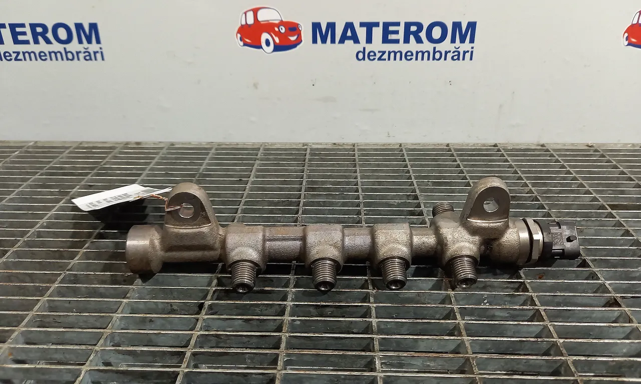 RAMPA INJECTIE OPEL INSIGNIA A 2008-2017