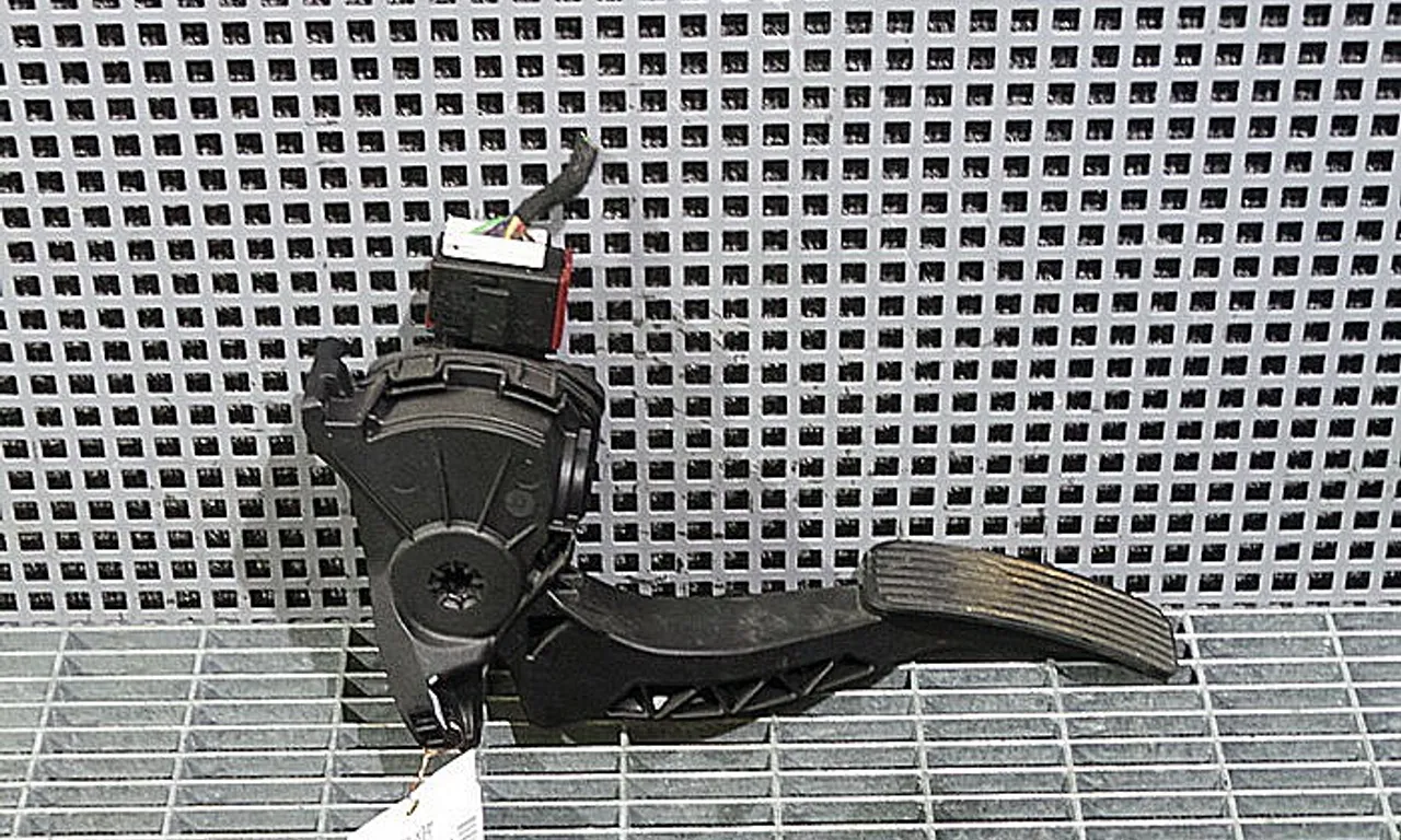 PEDALA ACCELERATIE OPEL INSIGNIA A 2008-2017