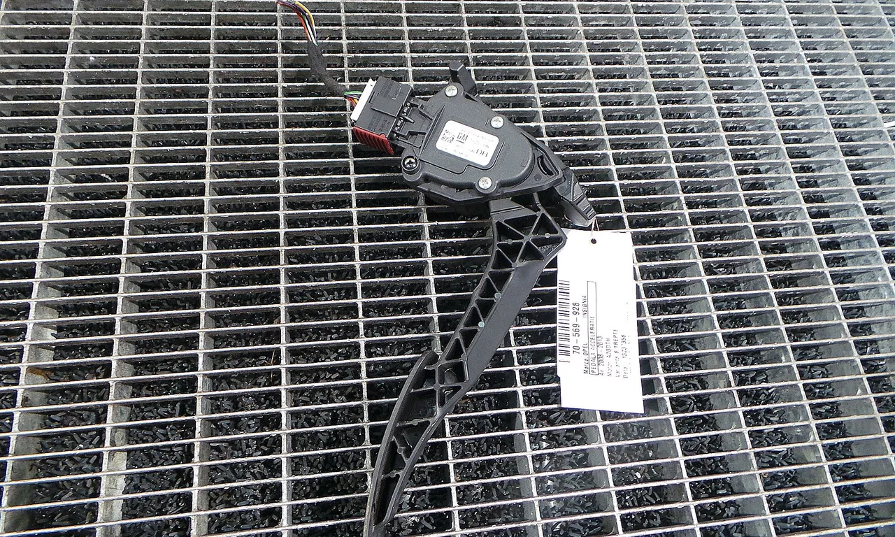 PEDALA ACCELERATIE OPEL INSIGNIA A 2008-2017