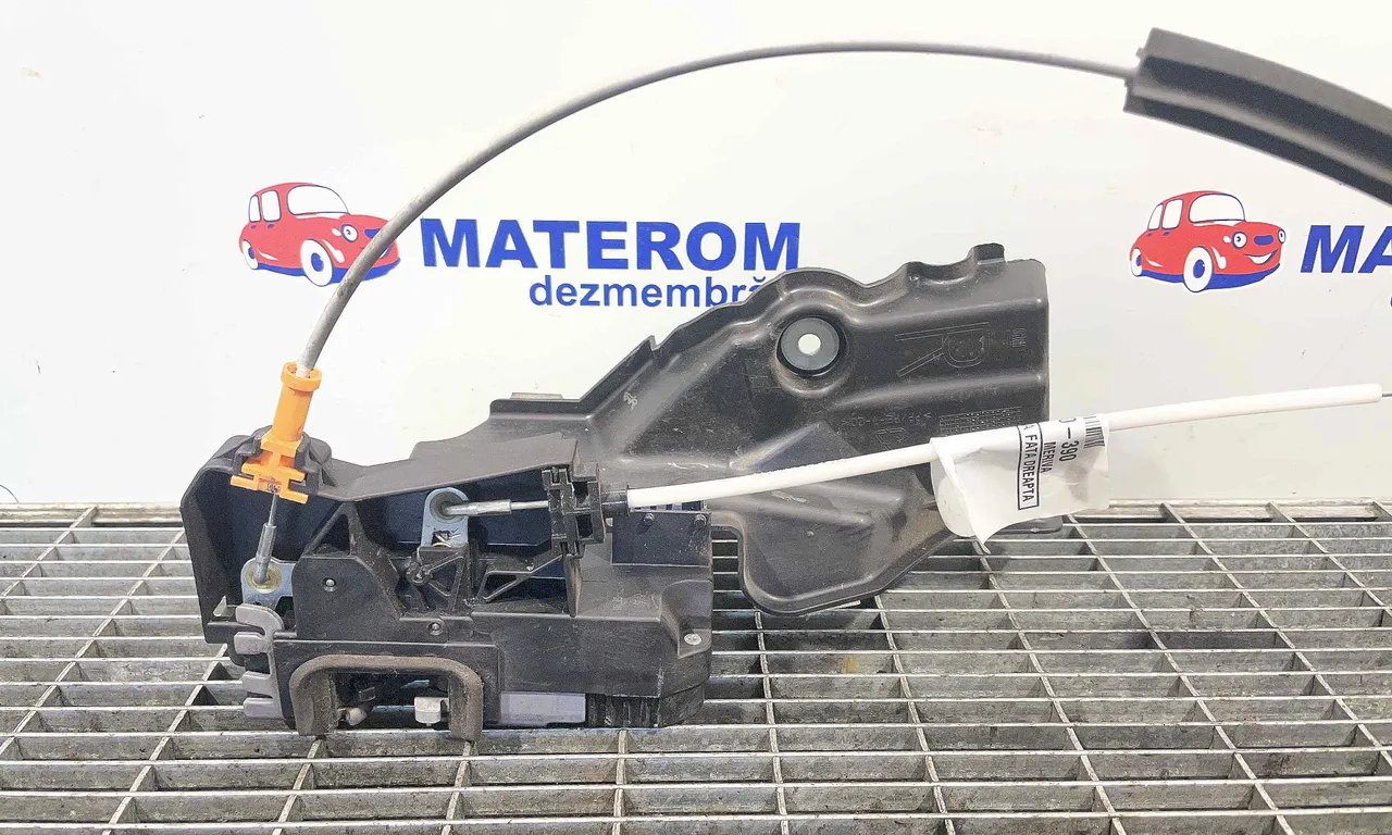 INCUIETOARE USA FATA DREAPTA OPEL MERIVA A 2003-2010