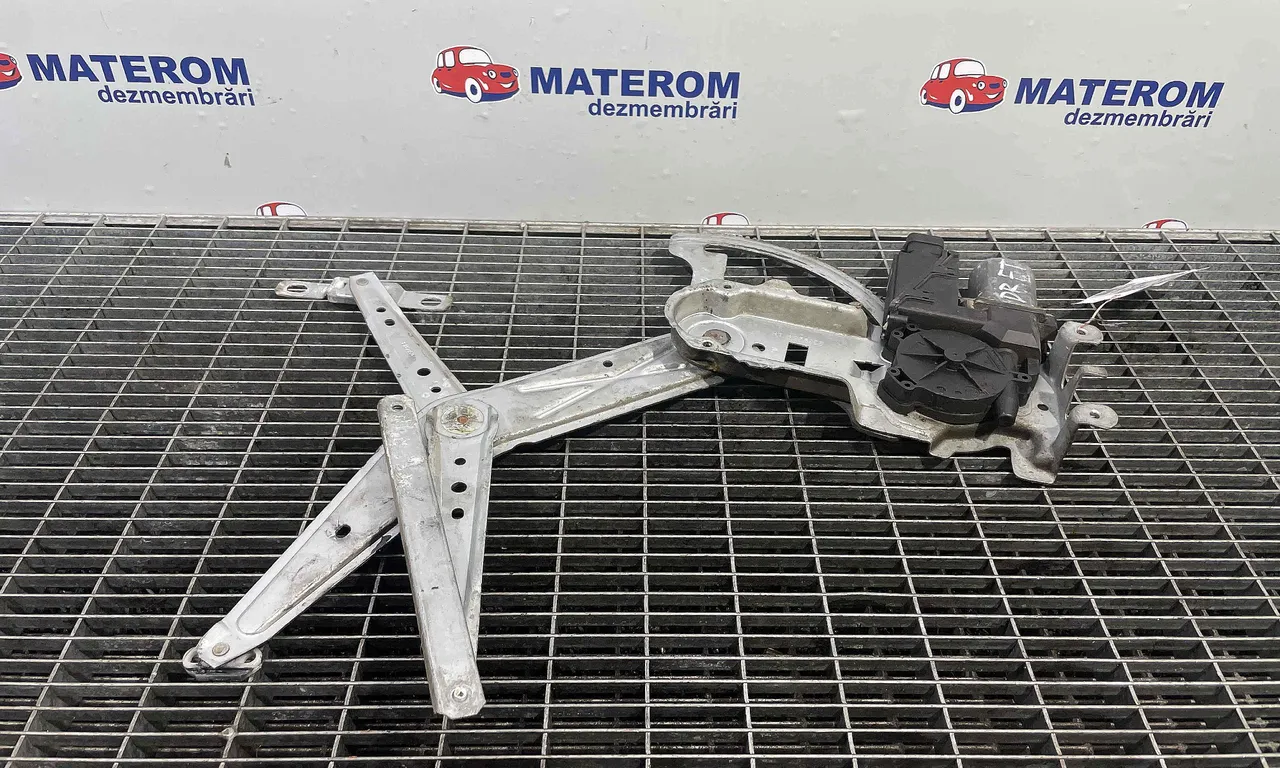 MACARA USA FATA DREAPTA OPEL MERIVA A 2003-2010