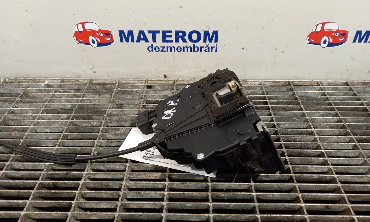 INCUIETOARE USA FATA DREAPTA OPEL MERIVA B 2010-2017