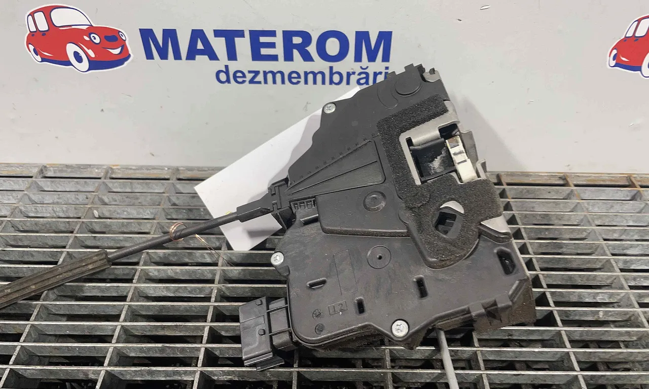 INCUIETOARE USA FATA STANGA OPEL MERIVA B 2010-2017