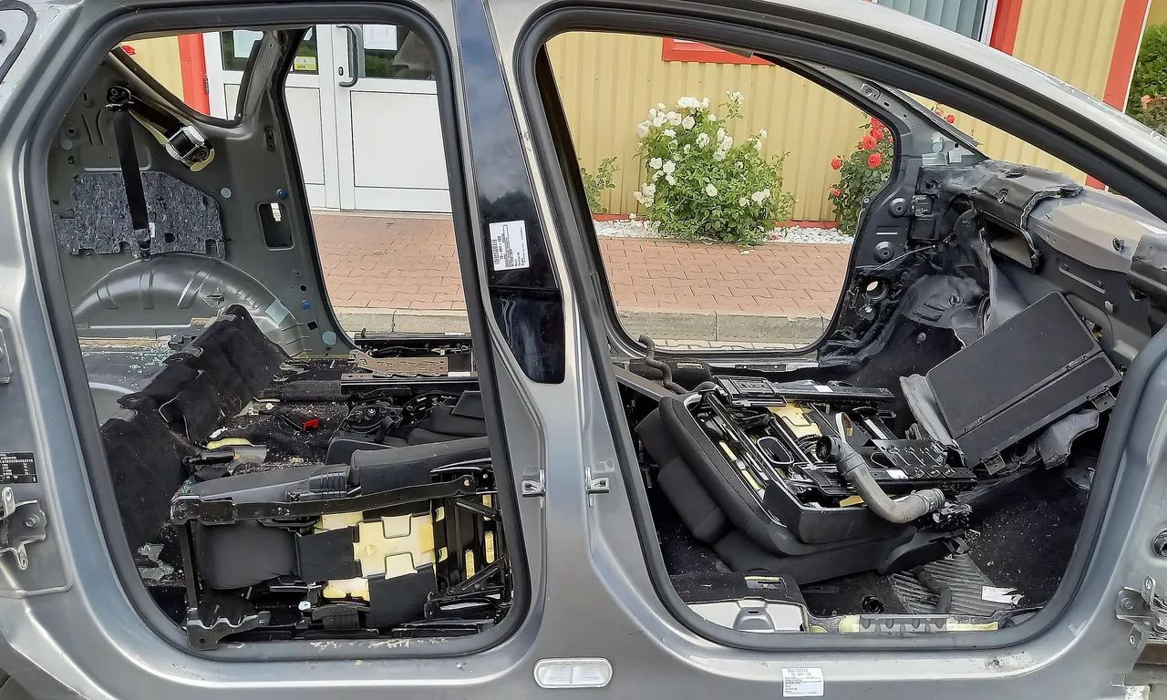 STALP MIJLOC DREAPTA OPEL MERIVA B 2010-2017