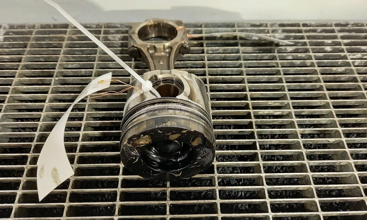 PISTON OPEL MERIVA B 2010-2017