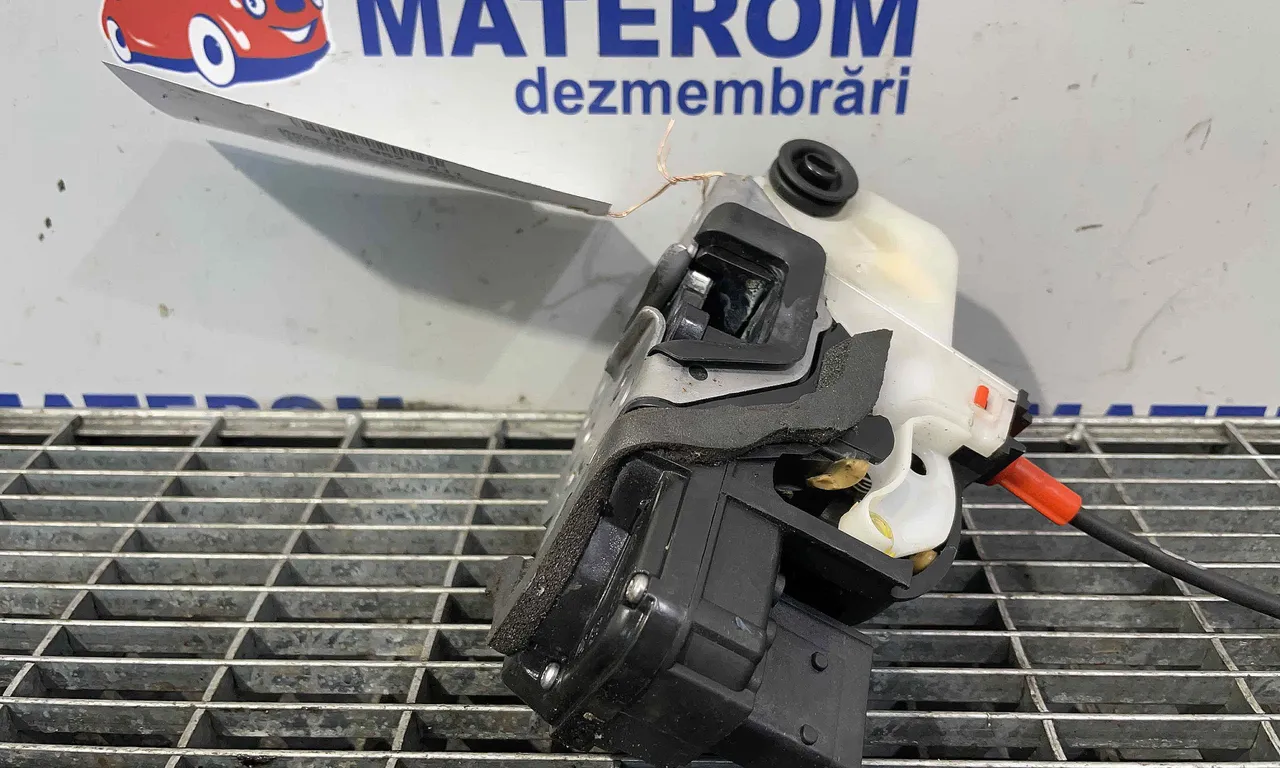 INCUIETOARE USA SPATE DREAPTA OPEL MOKKA / MOKKA X 2012-2019
