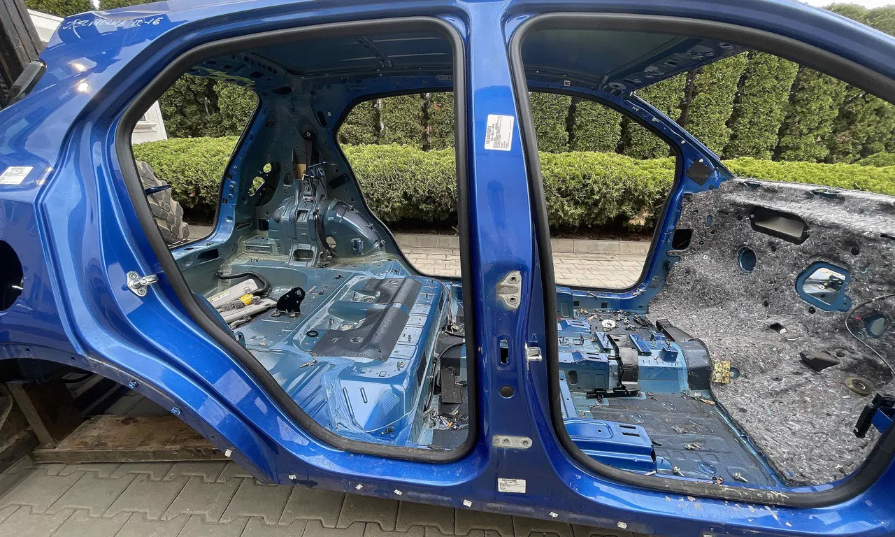 STALP MIJLOC DREAPTA OPEL MOKKA / MOKKA X 2012-2019