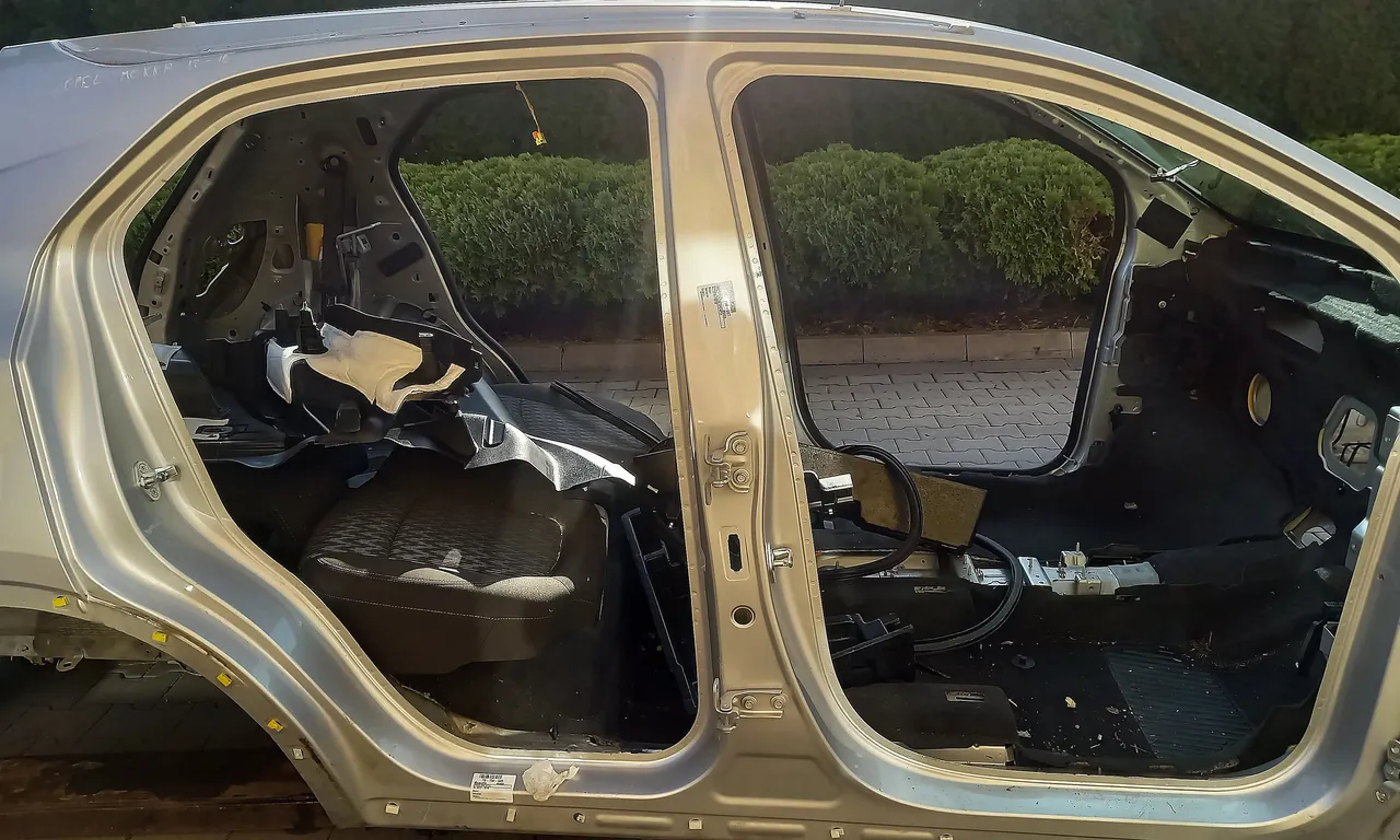 STALP MIJLOC DREAPTA OPEL MOKKA / MOKKA X 2012-2019
