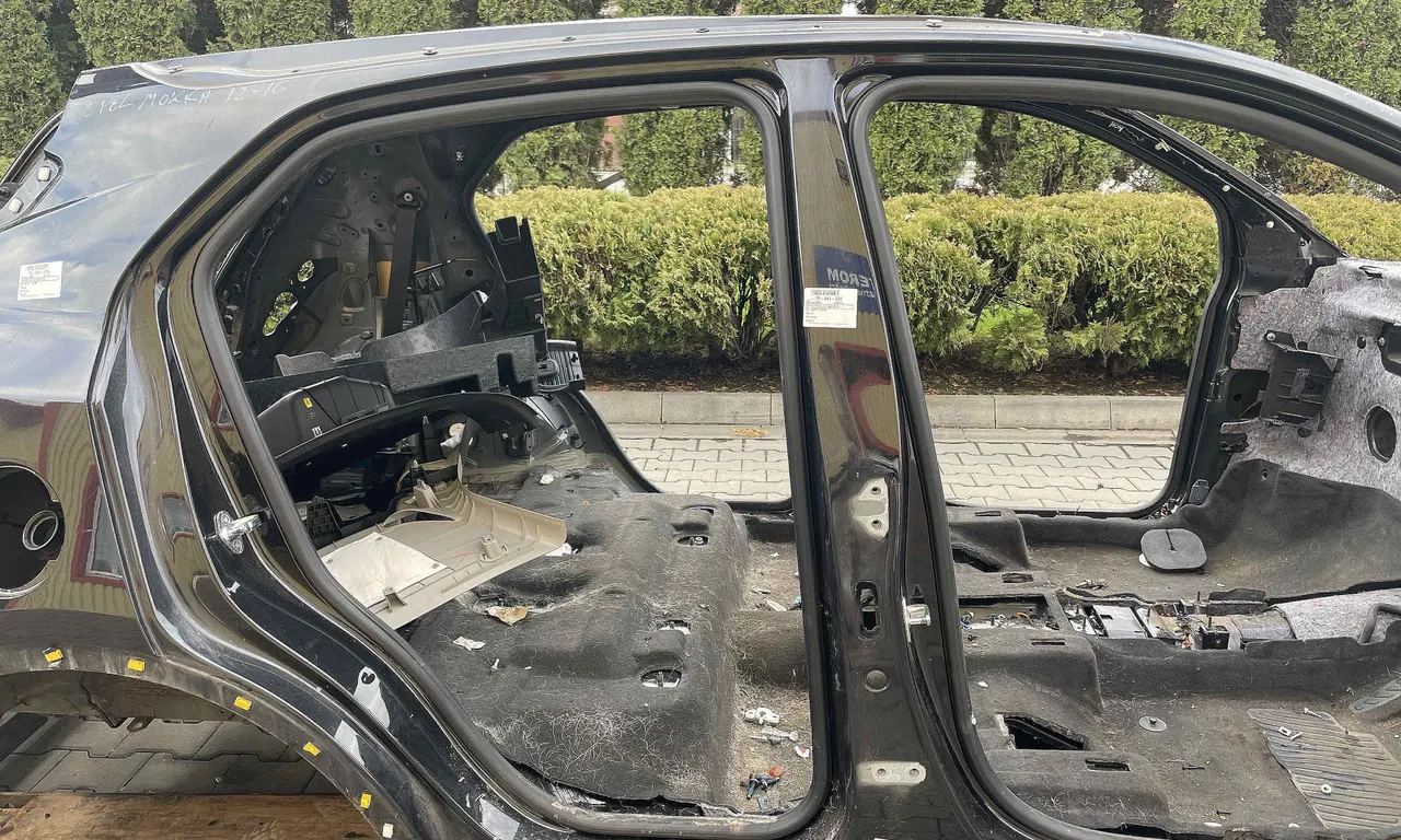 STALP MIJLOC DREAPTA OPEL MOKKA / MOKKA X 2012-2019