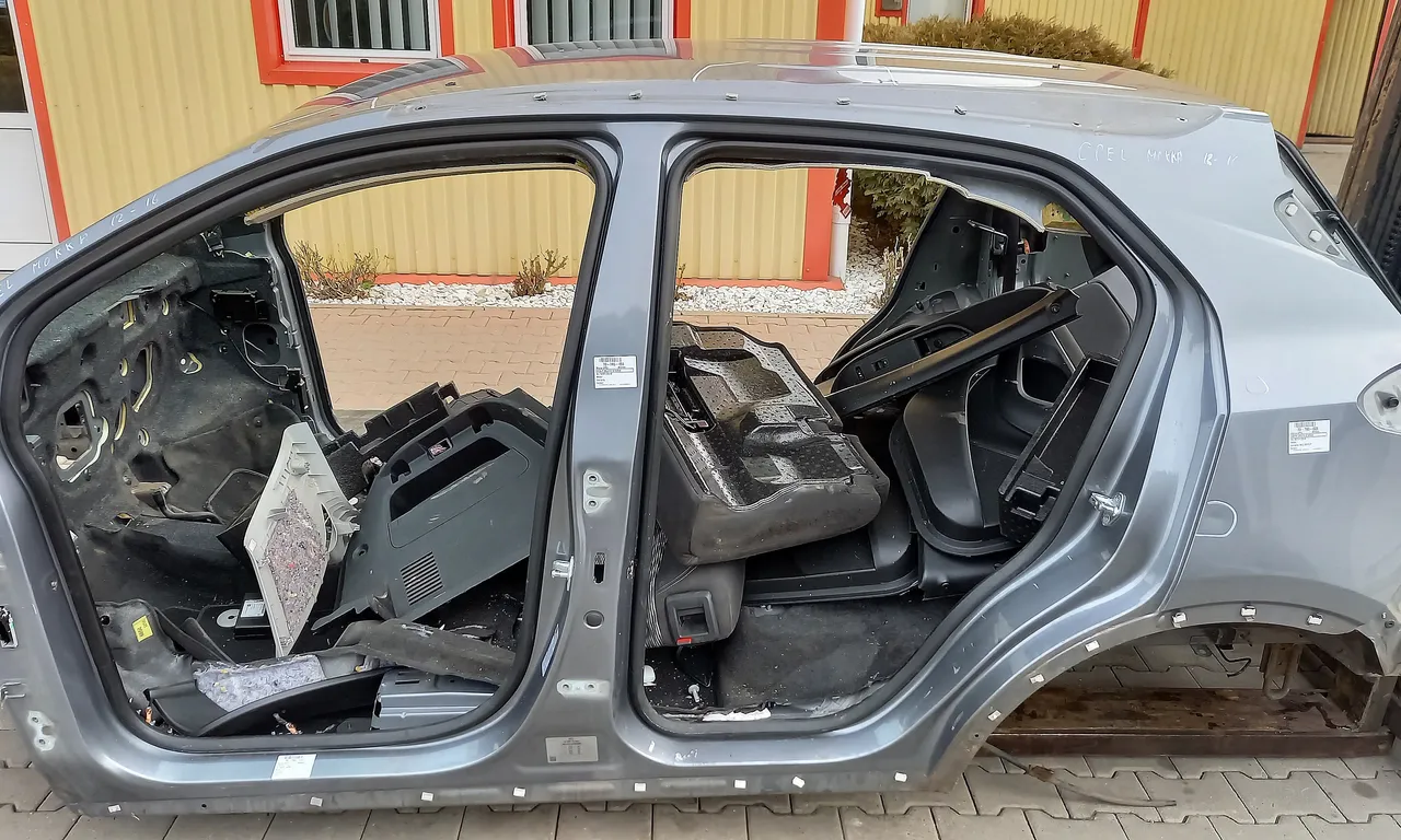 STALP MIJLOC STANGA OPEL MOKKA / MOKKA X 2012-2019