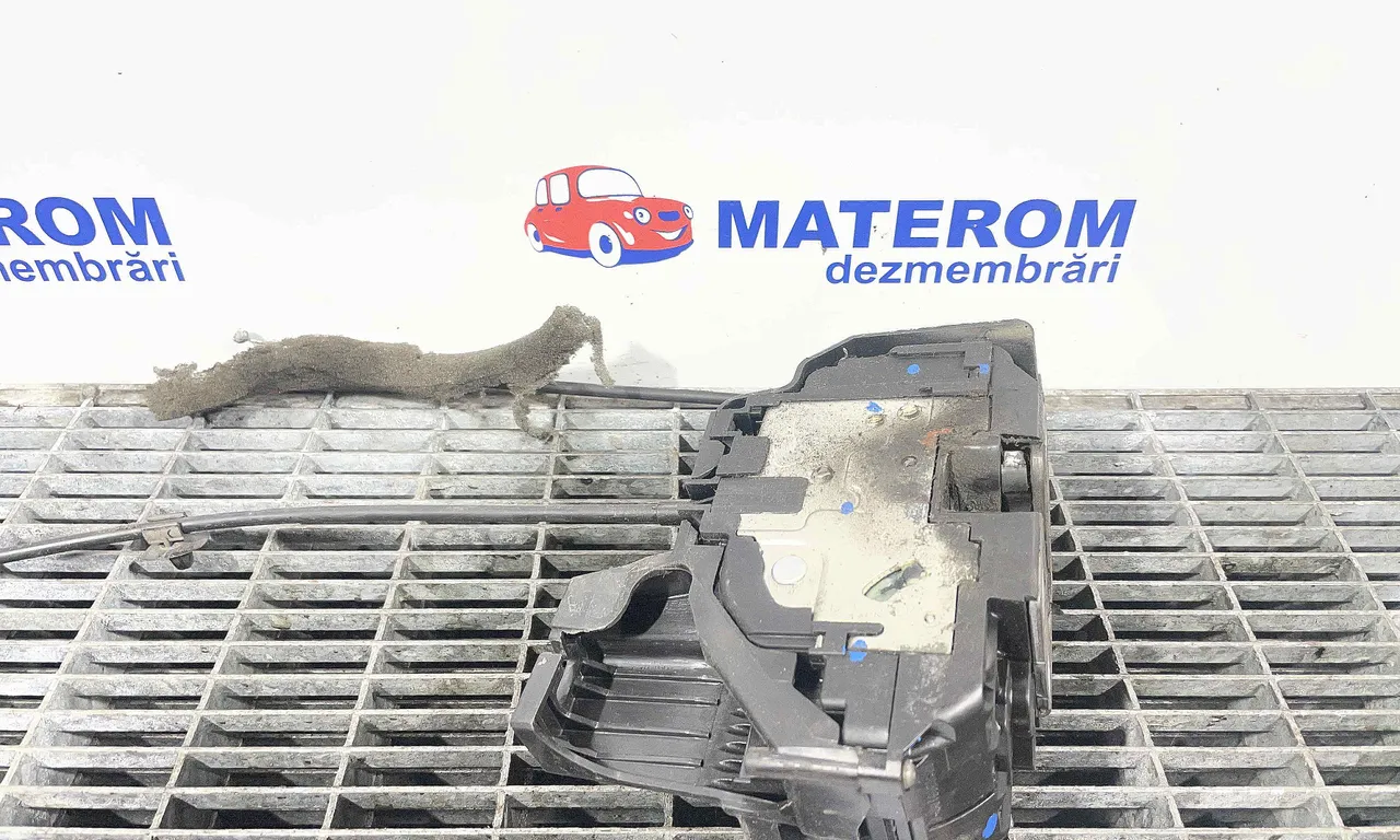 INCUIETOARE USA FATA DREAPTA OPEL MOVANO B 2010-2018