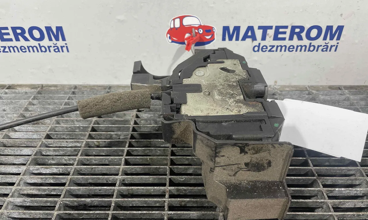 INCUIETOARE USA FATA STANGA OPEL MOVANO B 2010-2018