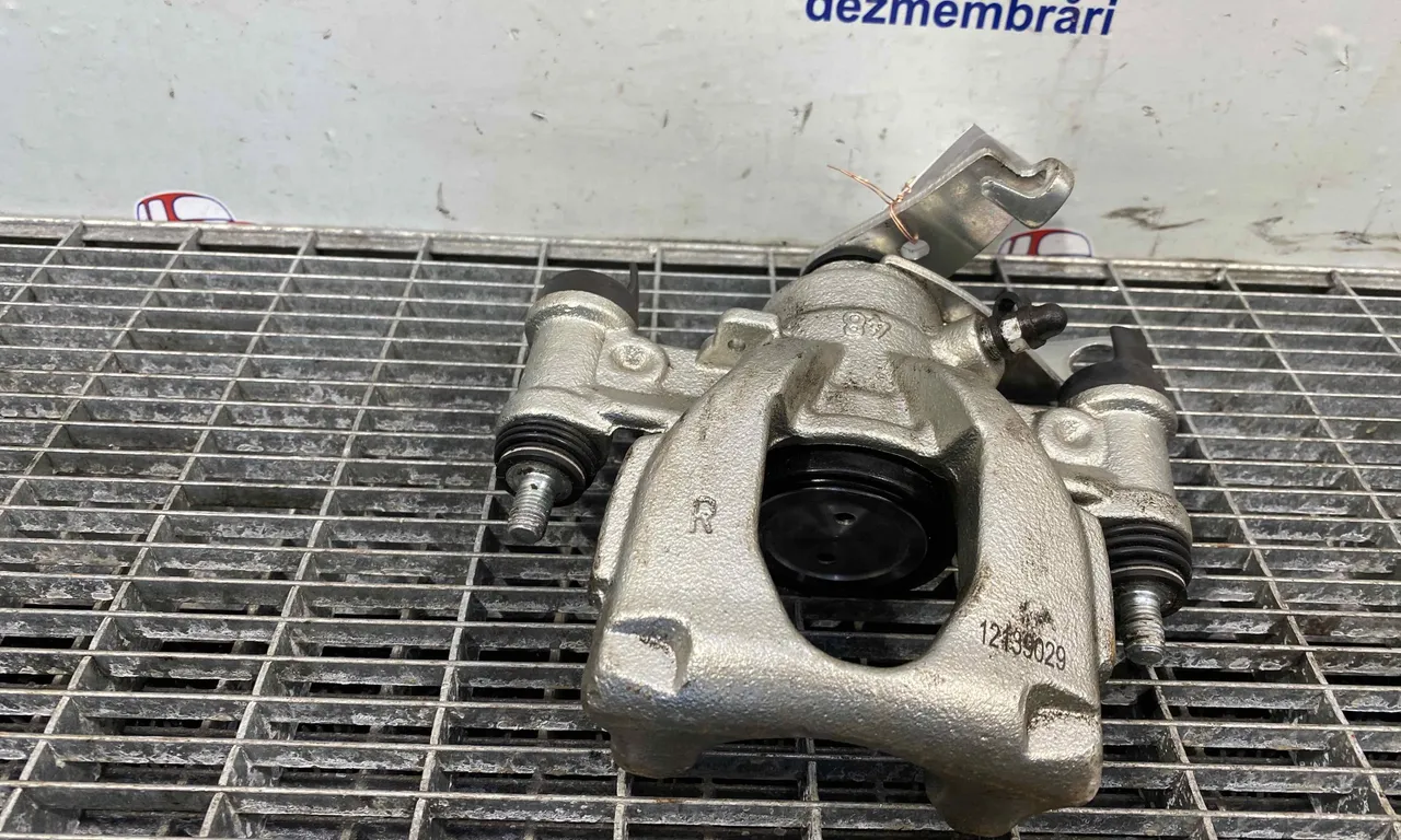 ETRIER SPATE DREAPTA OPEL MOVANO B 2010-2018
