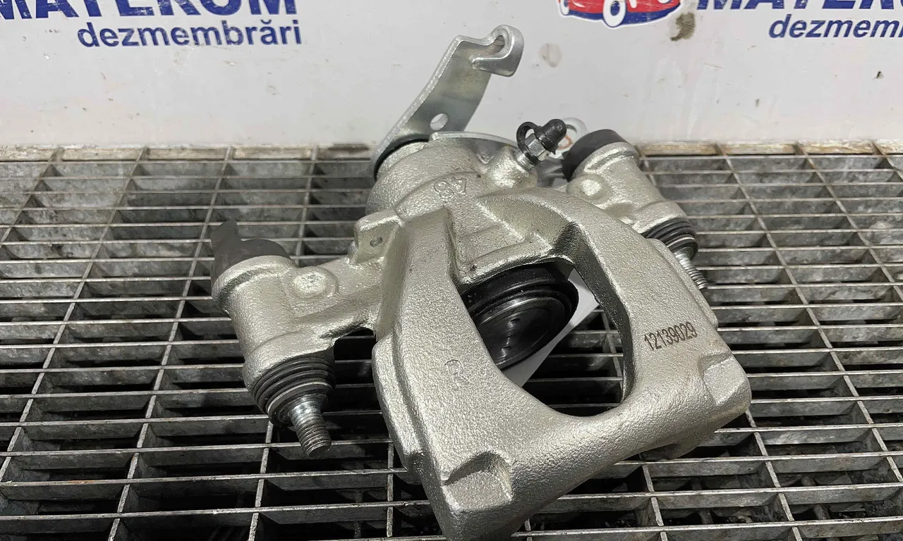 ETRIER SPATE DREAPTA OPEL MOVANO B 2010-2018