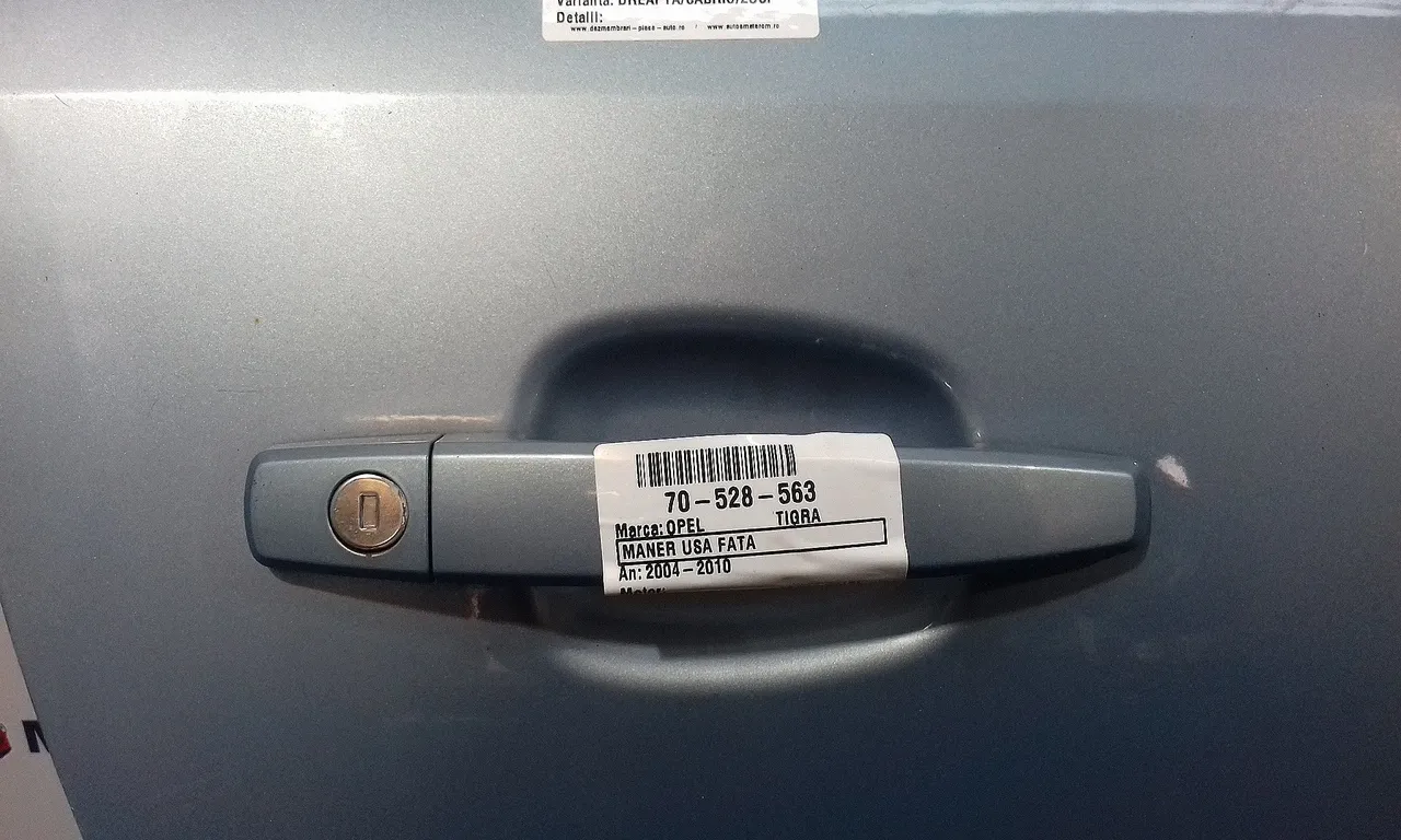 MANER USA FATA DREAPTA OPEL TIGRA TwinTop 2004-2010